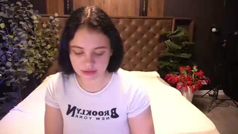 snowwhite_bella online show from July 2026 07:41:02 PM