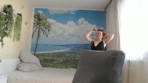 Snapshot of soaring_love chatting on March 2026 04:51:02 AM Masha online show from March 2026 04:51:02 AM