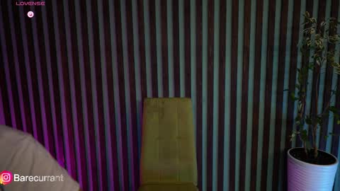 Yesenia online show from October 2025 08:46:02 PM