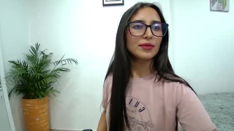 Snapshot of soffi_rousel_ chatting on February 2025 11:19:02 PM soffi_rousel_ online show from February 2025 11:19:02 PM