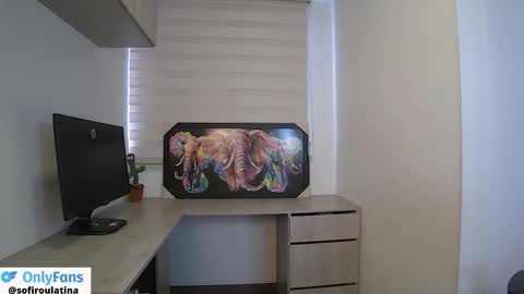 soffi_rousel_ online show from December 2025 07:18:01 PM