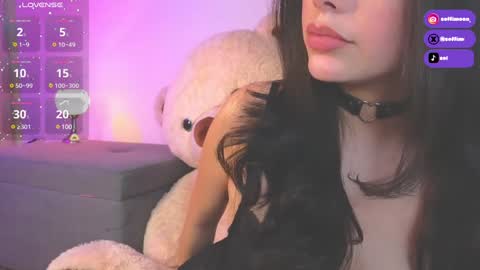 Snapshot of soffimoon_ chatting on December 2024 07:43:01 AM IG Soffimoon I THANK YOU FOR LEAVING YOUR FOLLOW online show from December 2024 07:43:01 AM