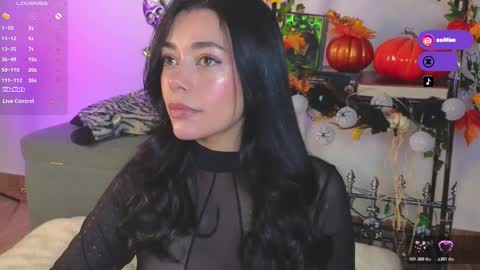 Snapshot of soffimoon_ chatting on November 2025 11:25:02 PM IG Soffimoon I THANK YOU FOR LEAVING YOUR FOLLOW online show from November 2025 11:25:02 PM