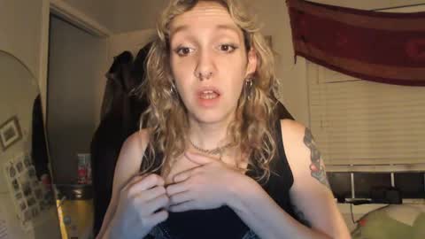 Snapshot of soffpurr chatting on May 2026 07:14:02 AM Lilytea online show from May 2026 07:14:02 AM