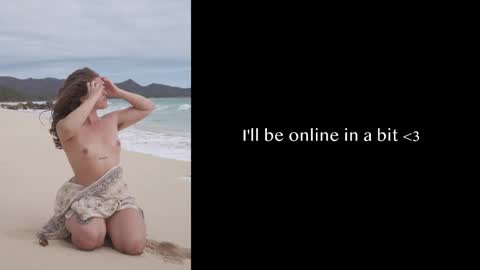 Julia    online show from October 2025 05:43:01 PM