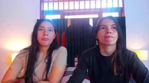 soffy and mia online show from October 2025 12:47:01 PM