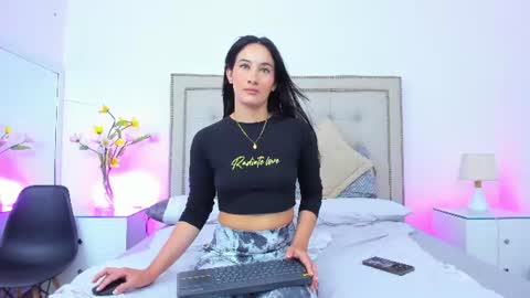 sofhyalove online show from June 2026 09:02:01 PM
