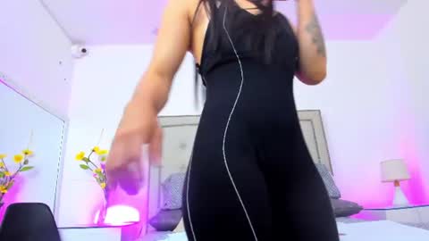 sofhyalove online show from August 2026 09:06:01 PM