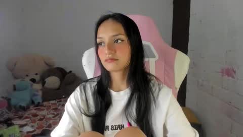 sofia online show from November 2025 05:37:01 PM