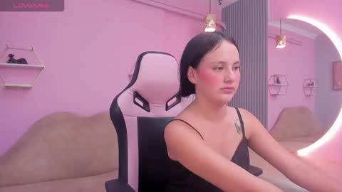 Snapshot of sofi__18_ chatting on January 2026 05:27:02 PM SOFI online show from January 2026 05:27:02 PM