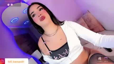 Snapshot of sofi_hdzz chatting on June 2026 05:32:02 AM sofi_hdzz online show from June 2026 05:32:02 AM