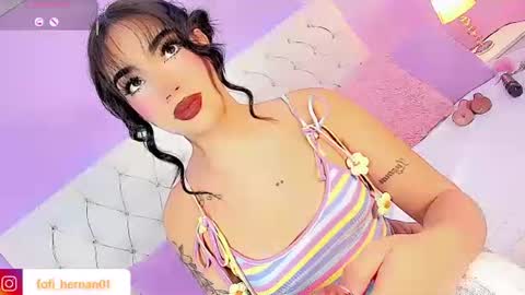 Snapshot of sofi_hdzz chatting on June 2026 01:17:02 PM sofi_hdzz online show from June 2026 01:17:02 PM