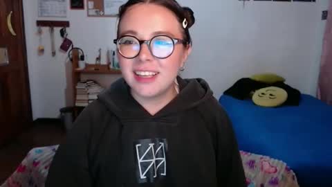 Sofi Lynch online show from May 2026 06:44:02 AM