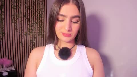 Snapshot of sofia44 chatting on June 2026 01:57:02 PM Skarlett online show from June 2026 01:57:02 PM