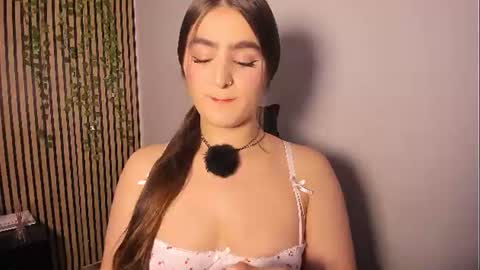 Skarlett online show from July 2026 06:33:01 PM