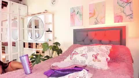 call me L U  online show from December 2025 01:11:02 AM