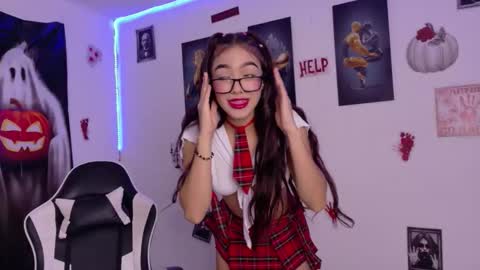 sofia_arango1107 online show from October 2025 06:42:01 PM