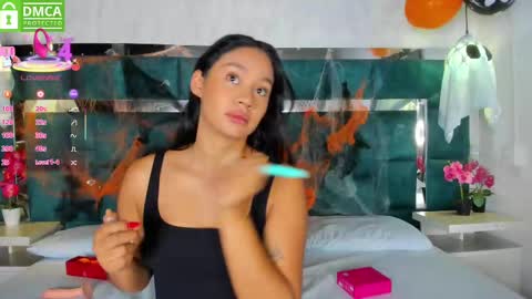 Snapshot of sofia_gomez1_ chatting on October 2025 01:07:02 PM Sofia online show from October 2025 01:07:02 PM