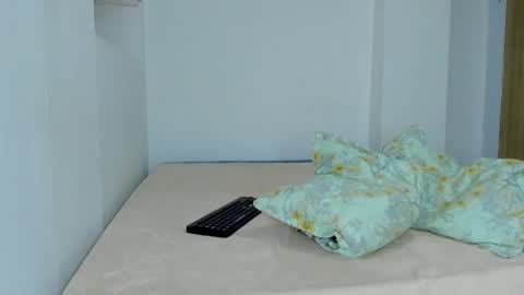 Sofia online show from October 2025 07:21:02 PM