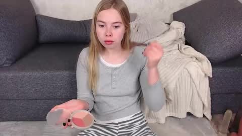 Sofia here online show from May 2026 12:06:01 AM