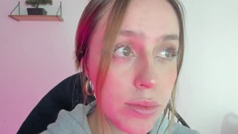 Snapshot of sofia_palacios_ chatting on December 2024 02:42:02 AM online show from December 2024 02:42:02 AM