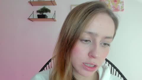 Snapshot of sofia_palacios_ chatting on December 2024 04:17:02 AM online show from December 2024 04:17:02 AM