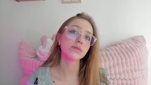 Snapshot of sofia_palacios_ chatting on January 2025 04:03:01 AM online show from January 2025 04:03:01 AM