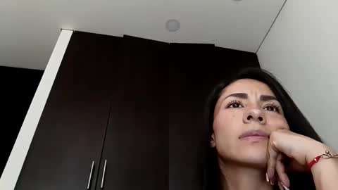 Snapshot of sofia_resiliente chatting on November 2025 09:32:01 PM SOFIA online show from November 2025 09:32:01 PM