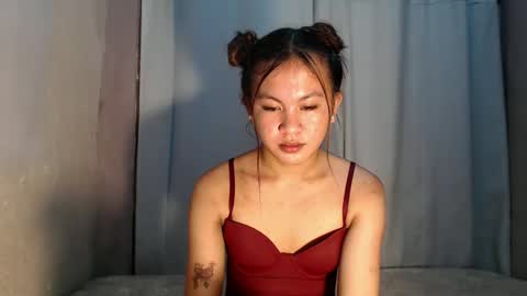sofia_sweetheart18 online show from May 2026 12:40:02 AM