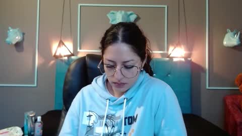 Sofa online show from September 2025 11:10:01 AM