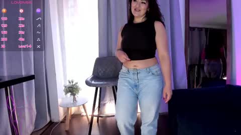 Sofia Wilson online show from February 2025 12:21:02 PM