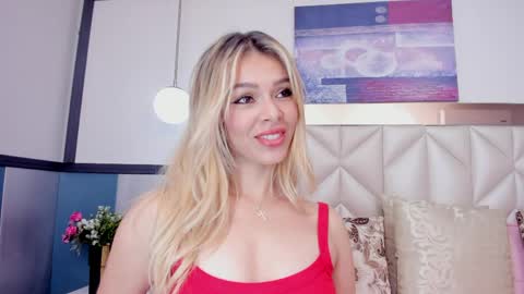 Snapshot of sofiaa_morris chatting on April 2026 07:32:01 PM Sofia online show from April 2026 07:32:01 PM