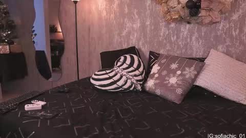 Sofia online show from December 2025 02:54:01 PM