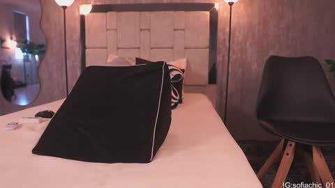 Sofia online show from January 2026 04:01:01 PM