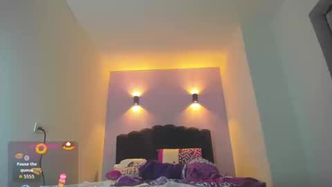 Sofia online show from September 2025 04:25:01 AM