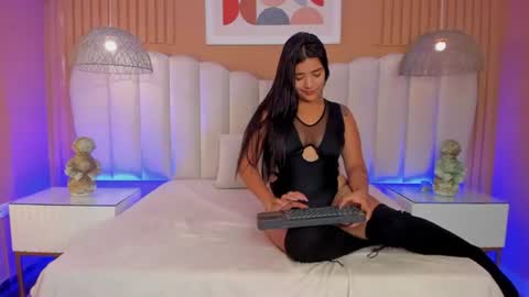 SOFIA HERNANDEZ  online show from July 2026 10:41:01 AM