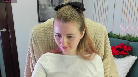 Snapshot of sofiangelaa chatting on December 2025 01:01:02 AM Sofia online show from December 2025 01:01:02 AM