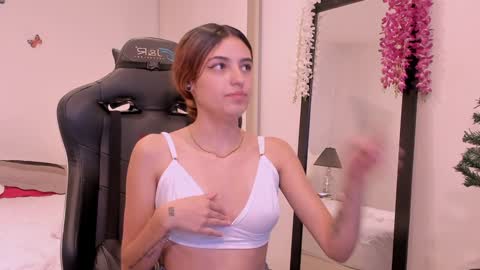 Sofia  Help me reach 5K followers  online show from December 2024 08:07:02 PM