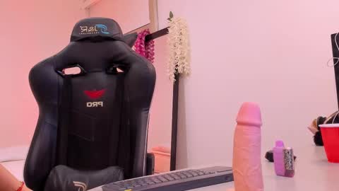 Sofia  Help me reach 5K followers  online show from February 2025 12:30:01 AM