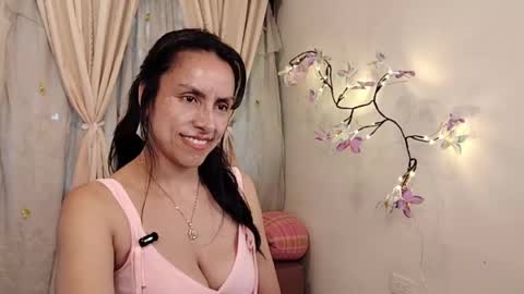 Sofi Bella online show from April 2026 07:09:02 PM