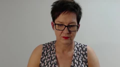 Snapshot of sofie_velvet chatting on September 2025 04:17:01 PM Sofie Velvet online show from September 2025 04:17:01 PM