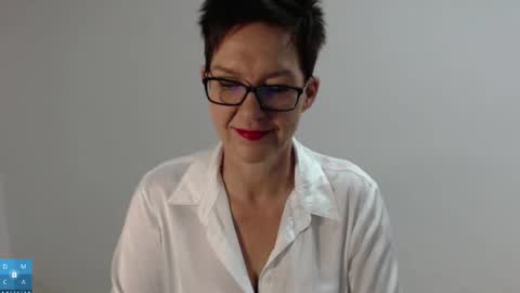 Snapshot of sofie_velvet chatting on November 2025 07:19:02 AM Sofie Velvet online show from November 2025 07:19:02 AM