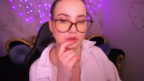 Sofie online show from March 2026 01:56:02 AM