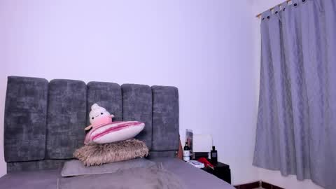 sofiii_rosse online show from May 2026 12:38:01 AM