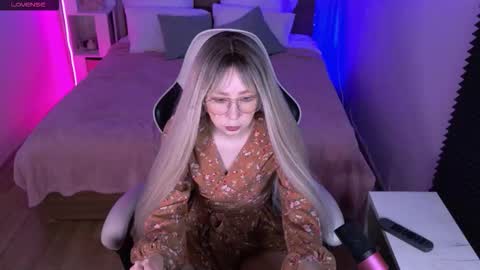 Sofia online show from October 2025 04:22:01 AM