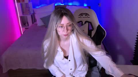 Sofia online show from November 2025 02:10:01 AM