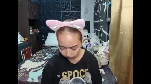 Angel online show from December 2025 06:25:02 PM