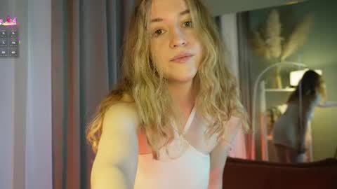 Snapshot of softdreamer_ chatting on November 2025 10:04:02 AM softdreamer_ online show from November 2025 10:04:02 AM