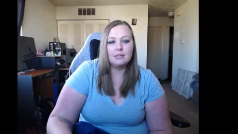 Snapshot of softerpeaches chatting on January 2025 08:15:02 PM Rose online show from January 2025 08:15:02 PM