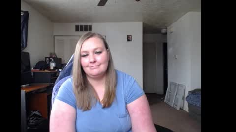 Snapshot of softerpeaches chatting on February 2025 08:45:01 PM Rose online show from February 2025 08:45:01 PM